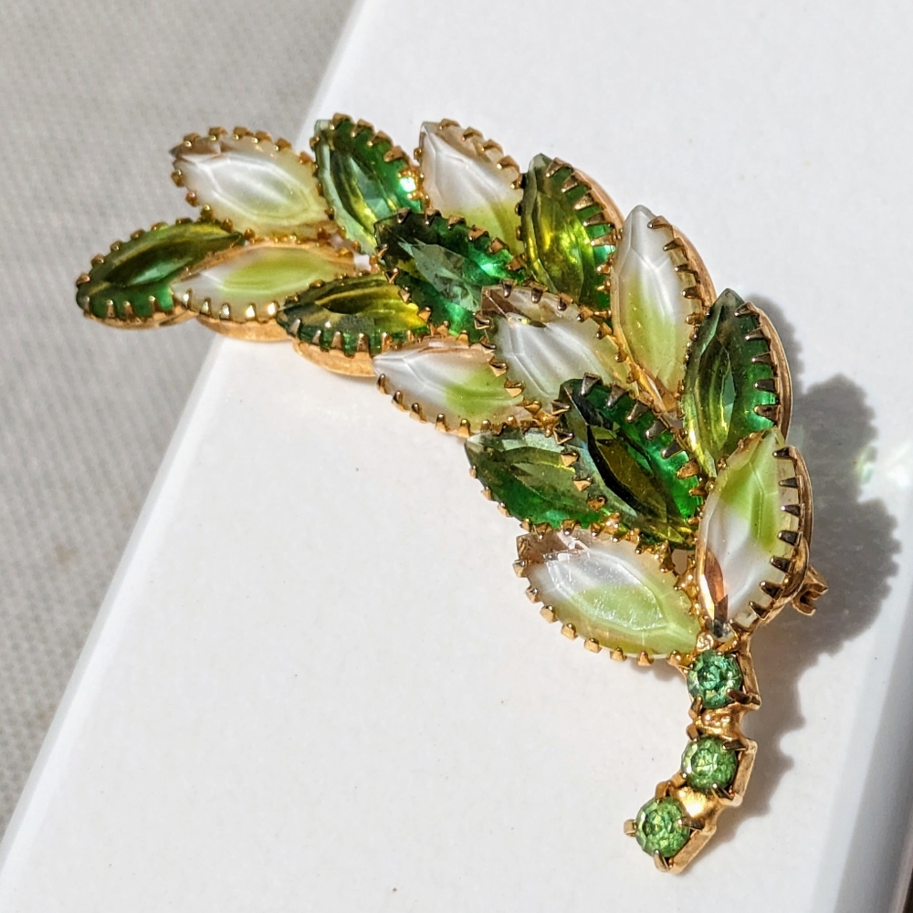 Brooch Green & Gold Tone